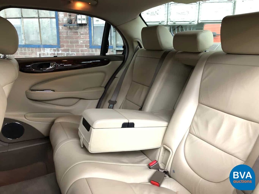 Jaguar XJ6 L 3.0 V6 Executive LWB 238 PS 2005, H-738-NT.