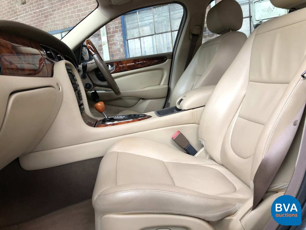 Jaguar XJ6 L 3.0 V6 Executive LWB 238 PS 2005, H-738-NT.