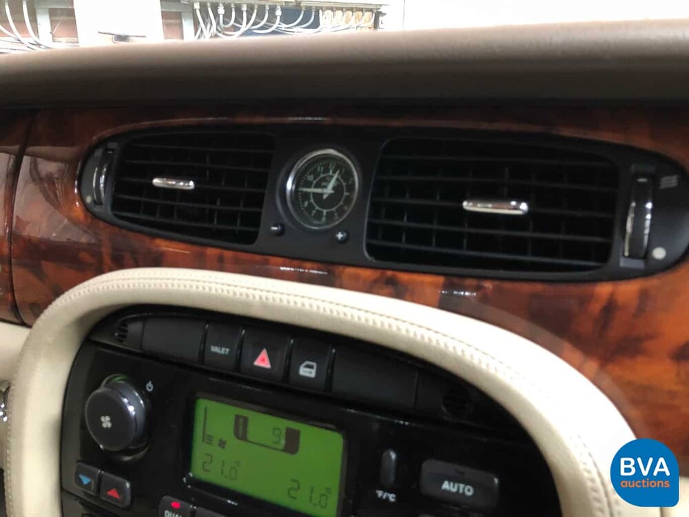 Jaguar XJ6 L 3.0 V6 Executive LWB 238 PS 2005, H-738-NT.