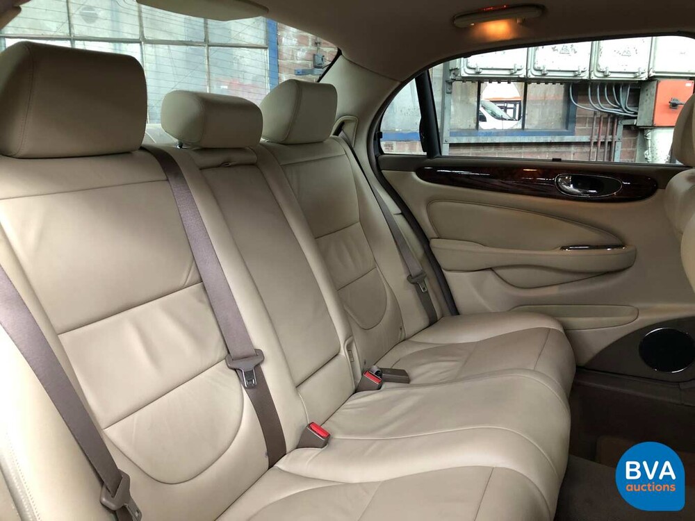 Jaguar XJ6 L 3.0 V6 Executive LWB 238 PS 2005, H-738-NT.