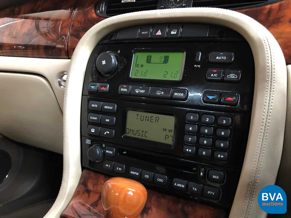 Jaguar XJ6 L 3.0 V6 Executive LWB 238 PS 2005, H-738-NT.