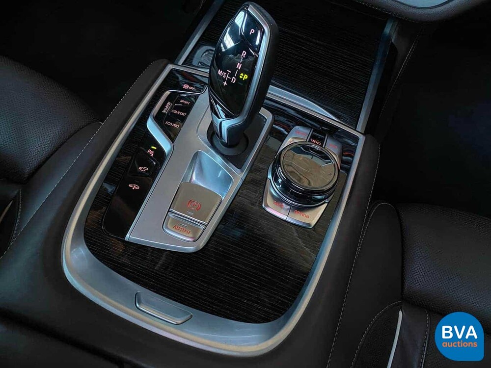 BMW 740d xDrive M-Sport High Executive 320hp 7-Series 2017, SH-847-X.