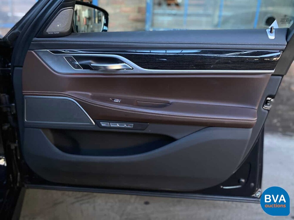 BMW 740d xDrive M-Sport High Executive 320hp 7-Series 2017, SH-847-X.