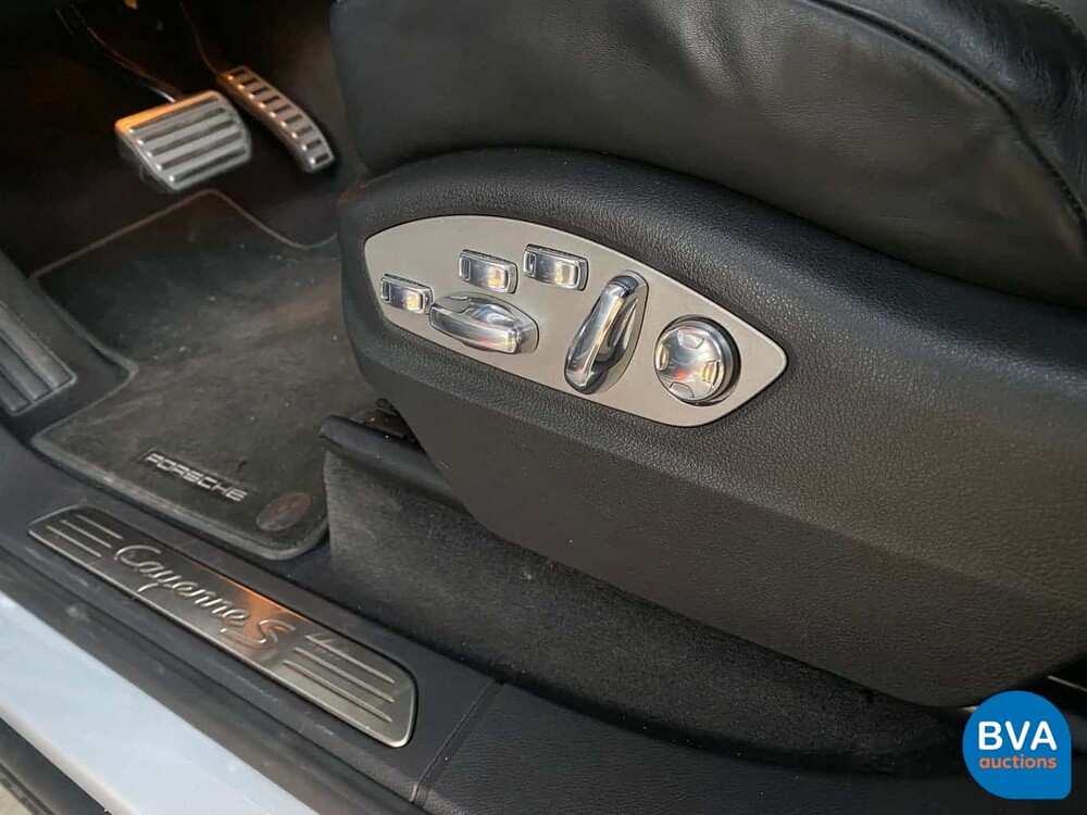 Porsche Cayenne S 4.8 V8 400 PS 2013, 2-XJF-10.