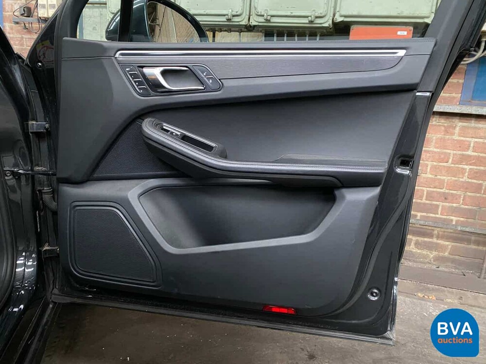 Porsche Macan GTS V6 Bi-Turbo 360hp 2016 Facelift.