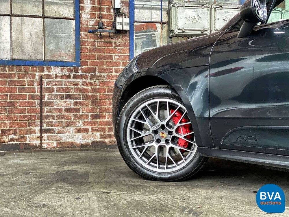 Porsche Macan GTS V6 Bi-Turbo 360hp 2016 Facelift.