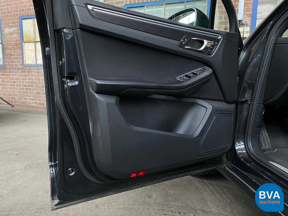 Porsche Macan GTS V6 Bi-Turbo 360hp 2016 Facelift.