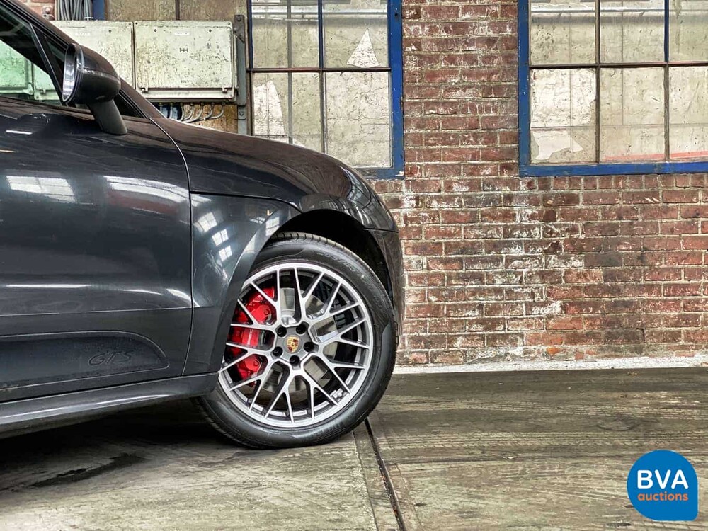 Porsche Macan GTS V6 Bi-Turbo 360hp 2016 Facelift.