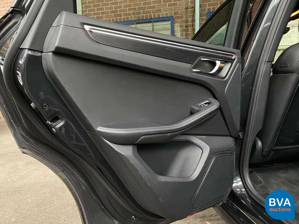 Porsche Macan GTS V6 Bi-Turbo 360hp 2016 Facelift.