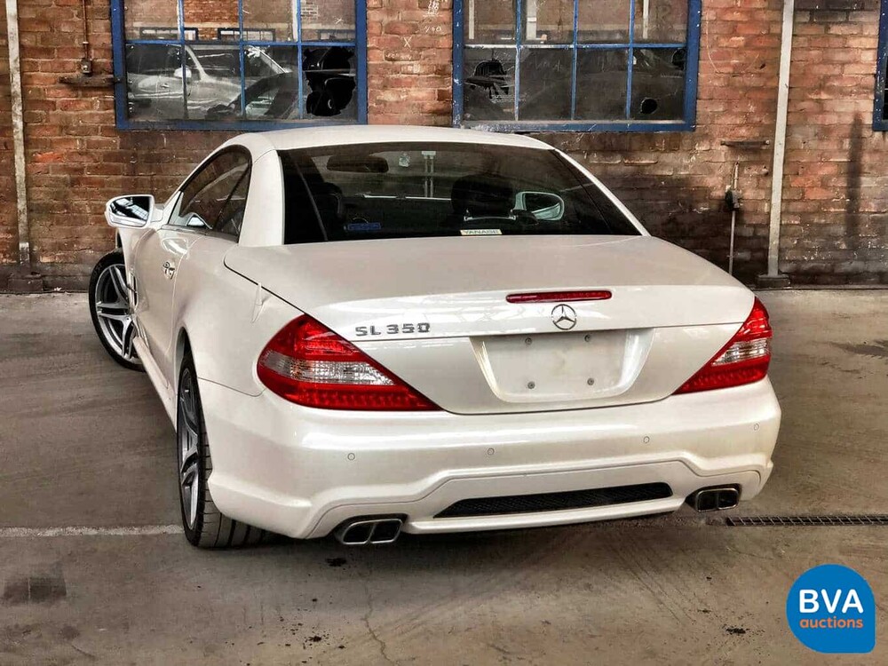 Mercedes-Benz SL350 AMG 3.5 V6 315hp SL-Class 2011.