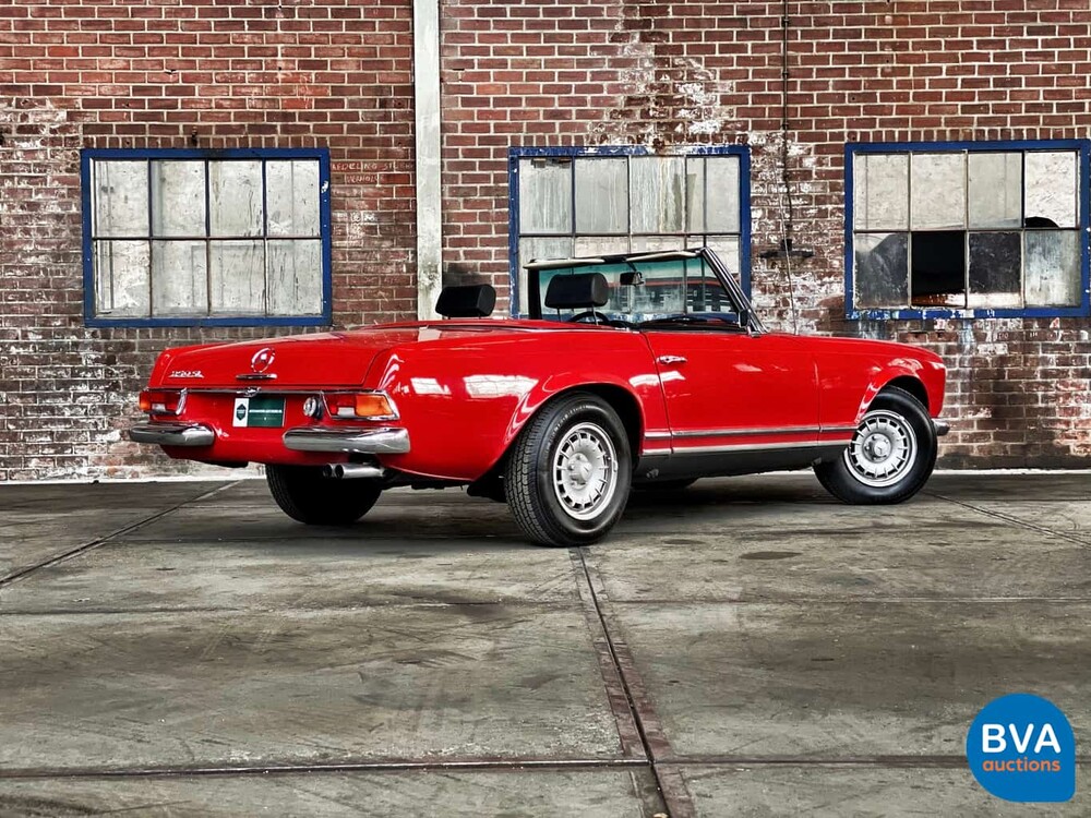 Mercedes-Benz 250SL Pagode W113 1968.