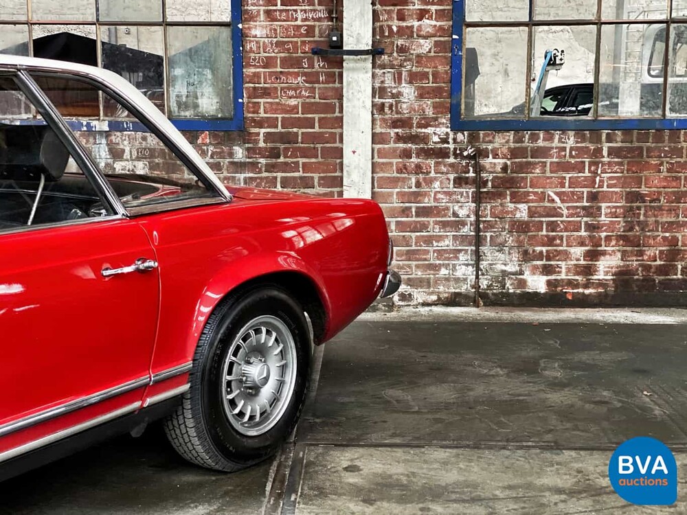 Mercedes-Benz 250SL Pagode W113 1968.