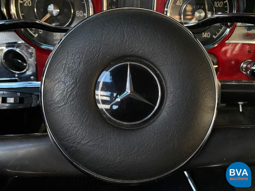 Mercedes-Benz 250SL Pagode W113 1968.
