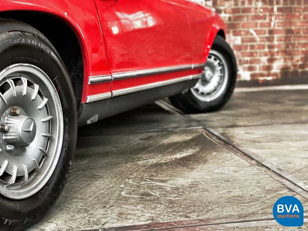 Mercedes-Benz 250SL Pagode W113 1968.