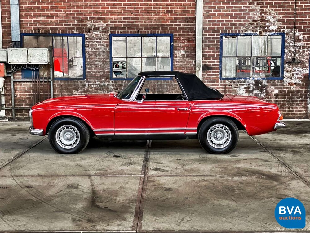 Mercedes-Benz 250SL Pagode W113 1968.