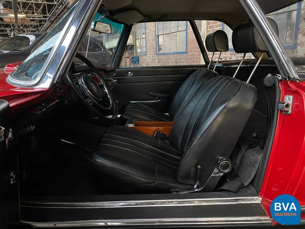 Mercedes-Benz 250SL Pagode W113 1968.