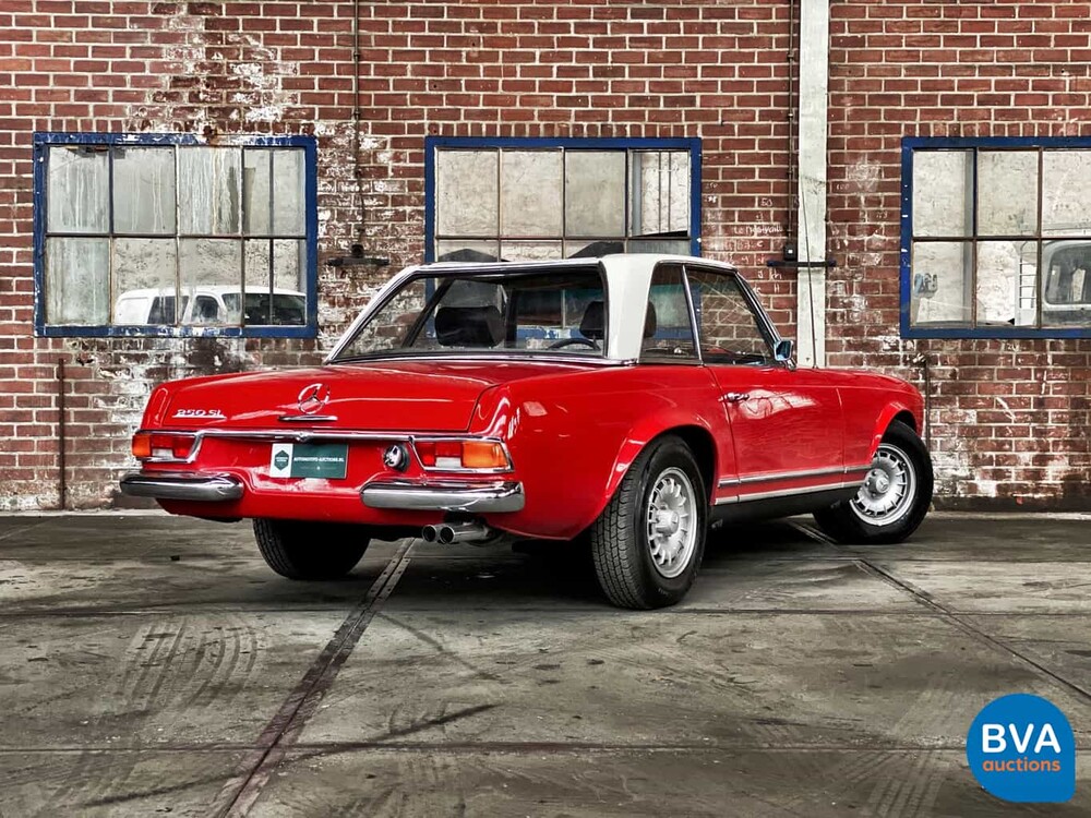 Mercedes-Benz 250SL Pagode W113 1968.