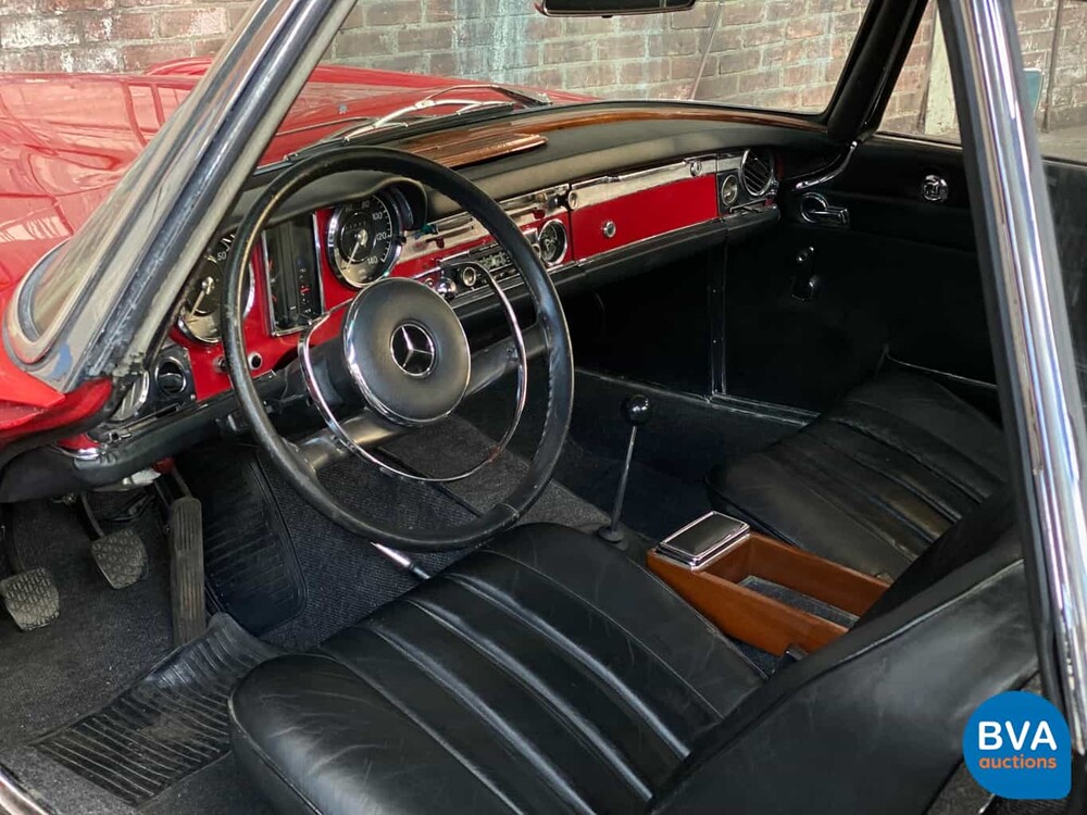 Mercedes-Benz 250SL Pagode W113 1968.