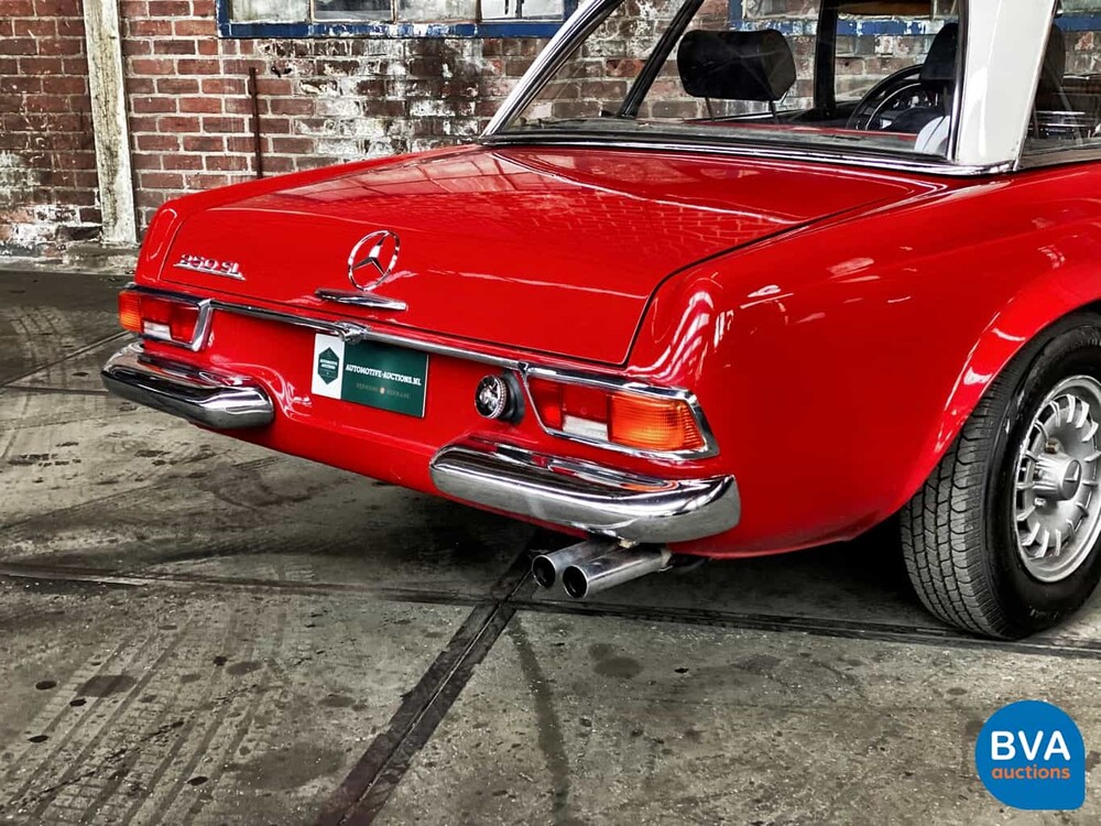 Mercedes-Benz 250SL Pagode W113 1968.