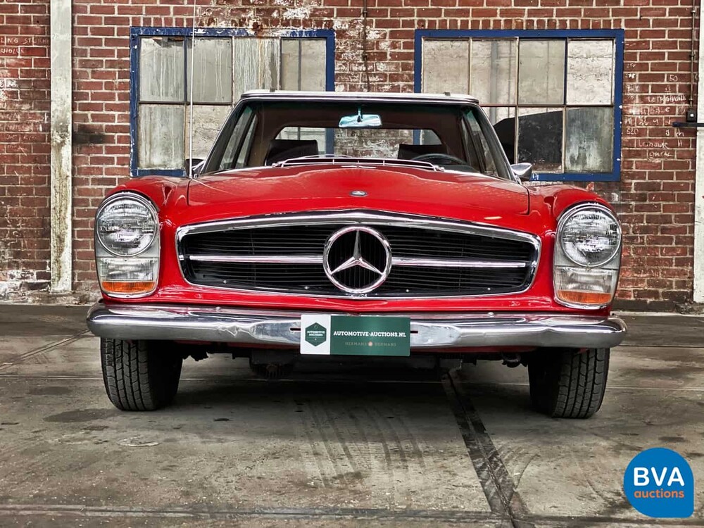 Mercedes-Benz 250SL Pagode W113 1968.