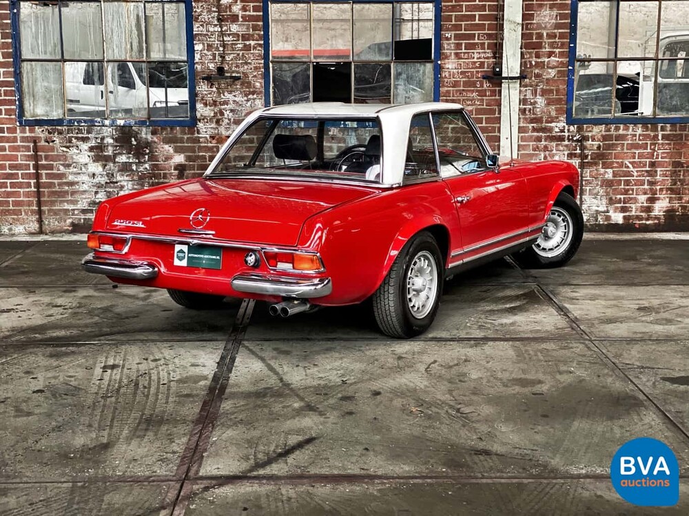 Mercedes-Benz 250SL Pagode W113 1968.