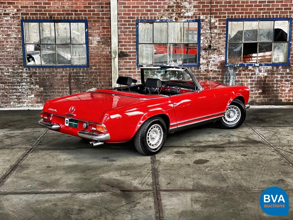 Mercedes-Benz 250SL Pagode W113 1968.