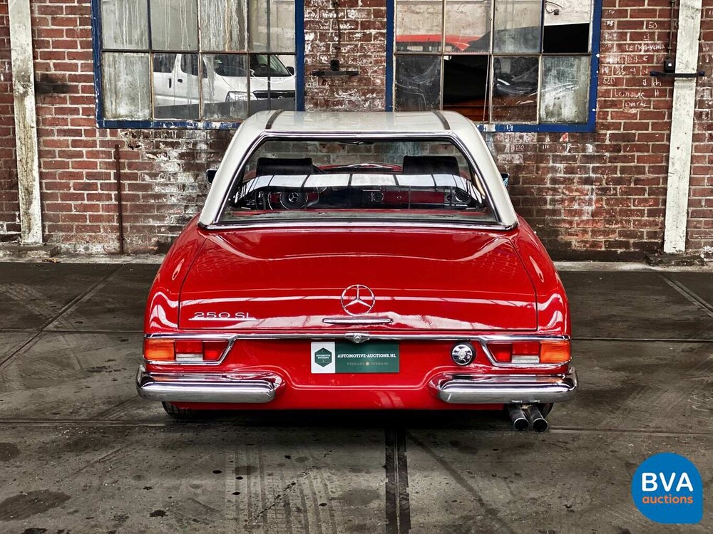 Mercedes-Benz 250SL Pagode W113 1968.