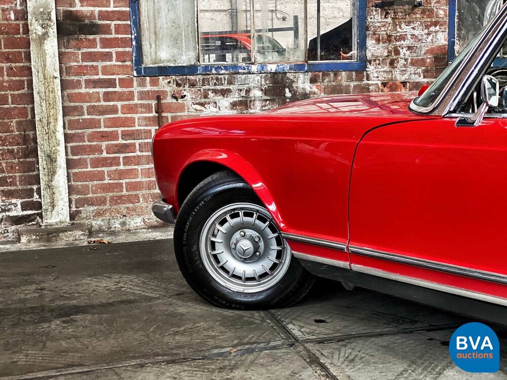 Mercedes-Benz 250SL Pagode W113 1968.