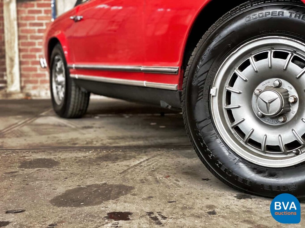 Mercedes-Benz 250SL Pagode W113 1968.