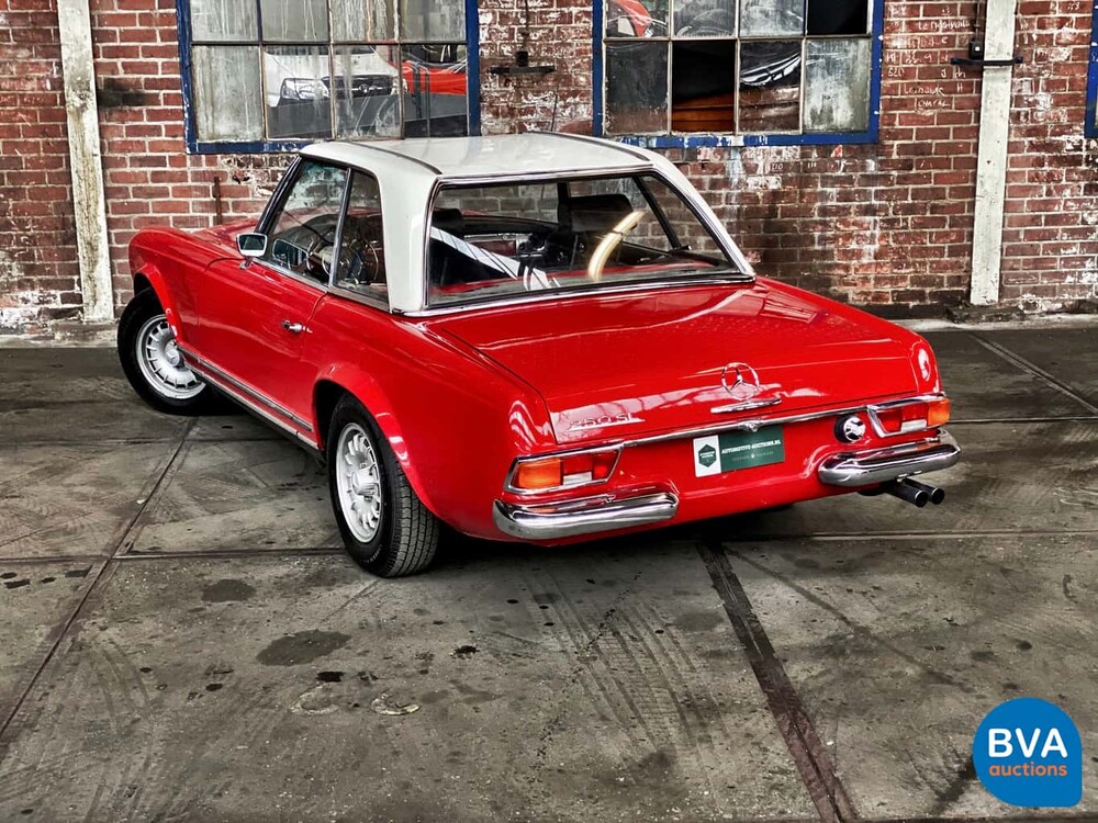 Mercedes-Benz 250SL Pagode W113 1968.