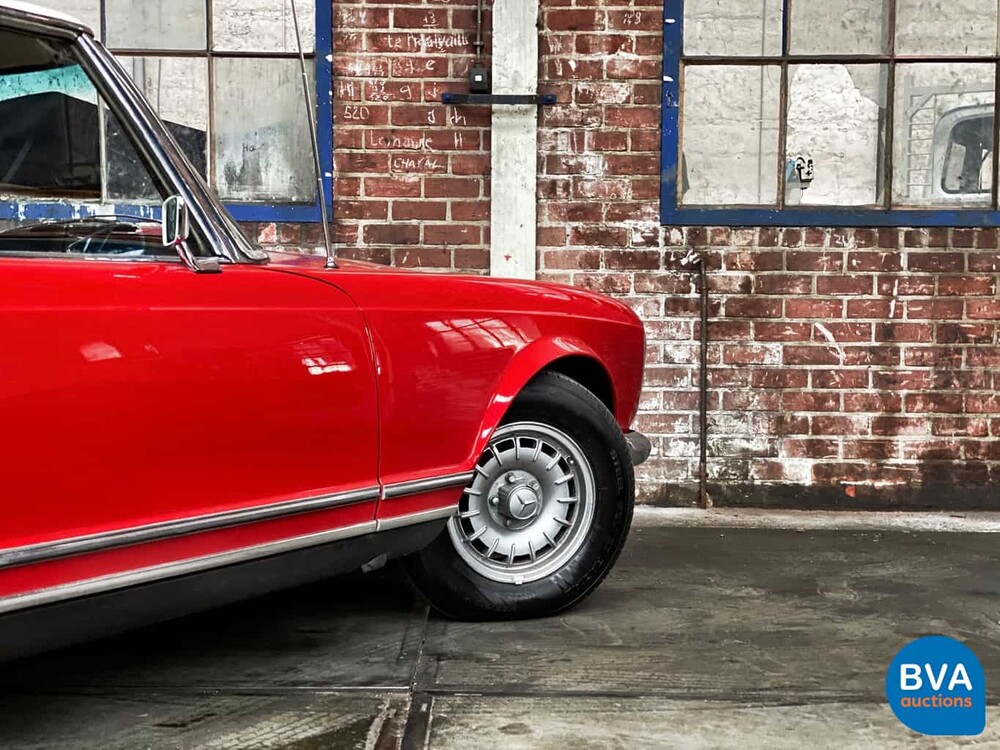 Mercedes-Benz 250SL Pagode W113 1968.