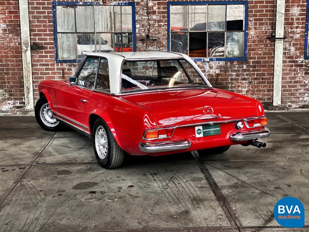 Mercedes-Benz 250SL Pagode W113 1968.