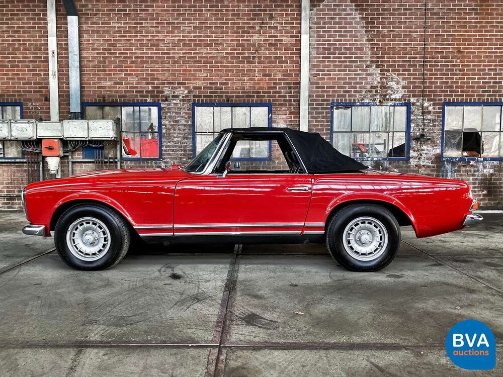 Mercedes-Benz 250SL Pagode W113 1968.