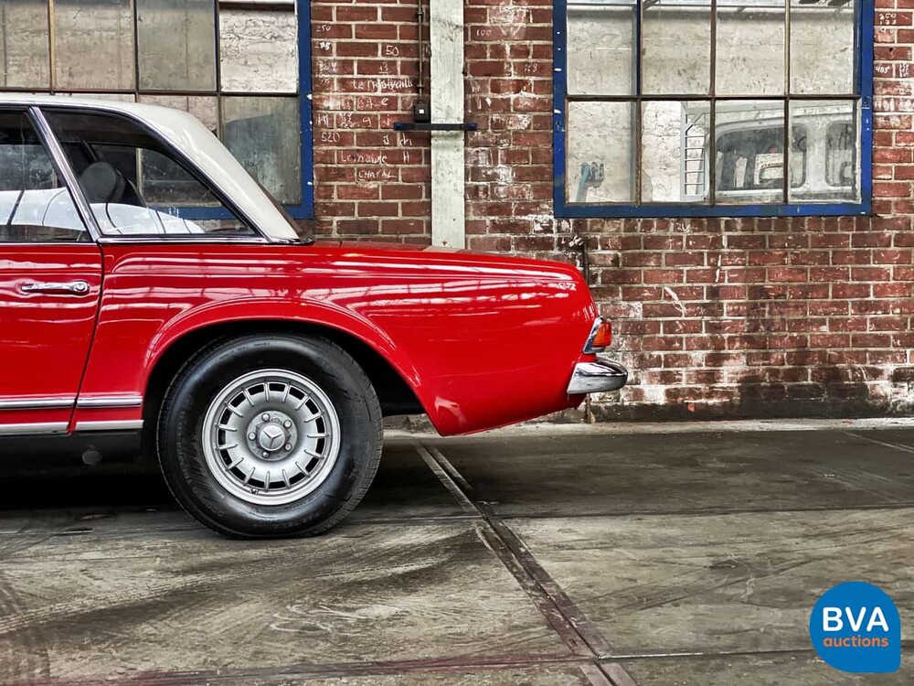 Mercedes-Benz 250SL Pagode W113 1968.