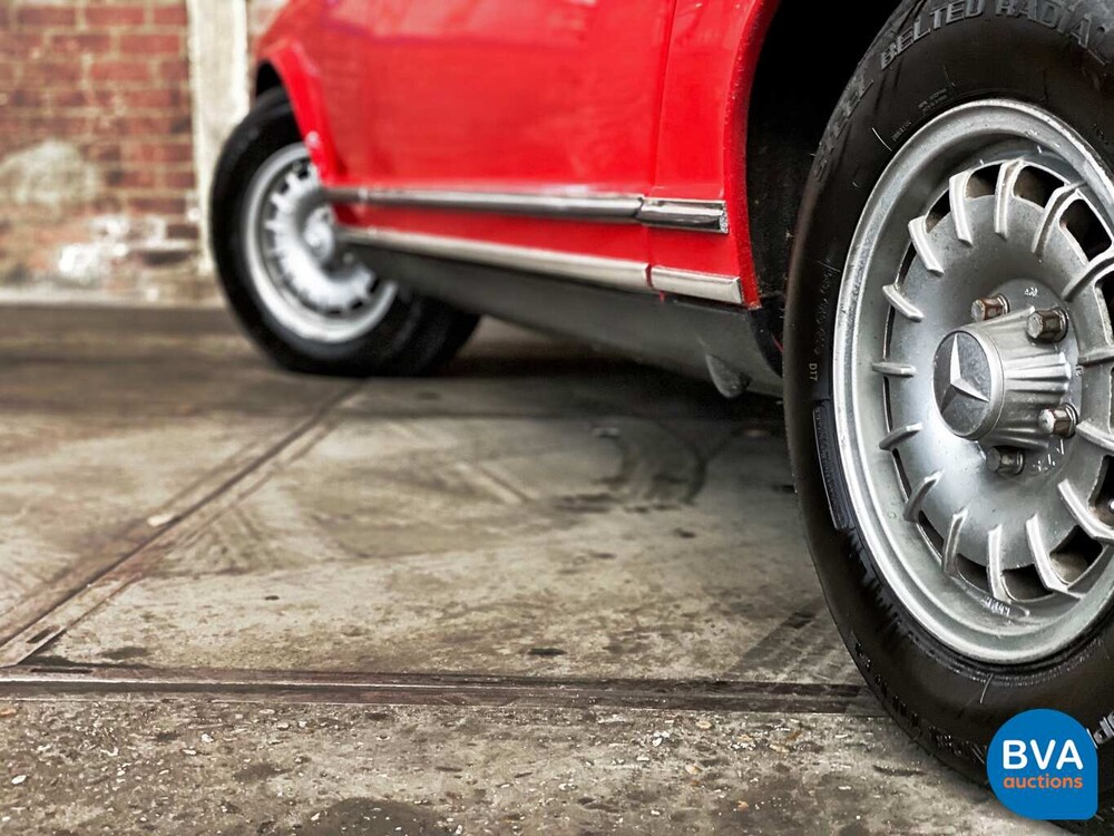 Mercedes-Benz 250SL Pagode W113 1968.