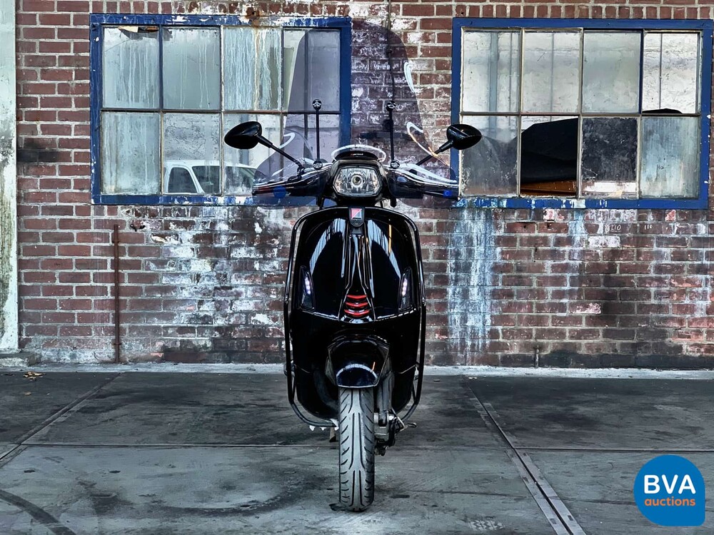 Piaggo Vespa Sprint 4-stroke 2015, F-841-ZB.