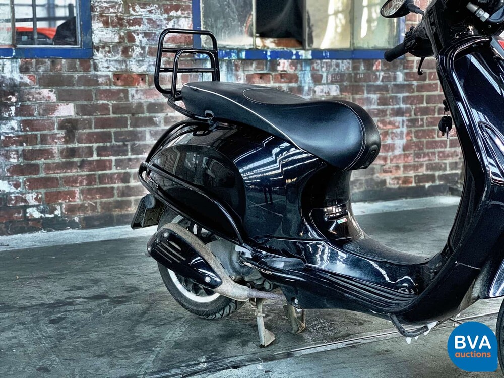 Piaggo Vespa Sprint 4-stroke 2015, F-841-ZB.