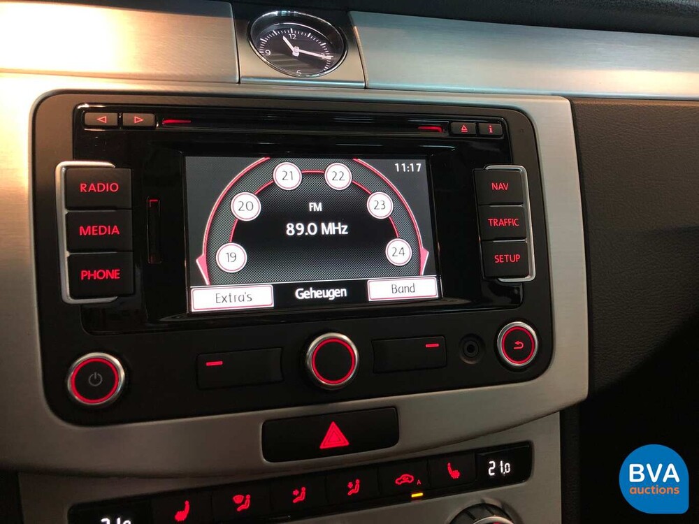 Volkswagen Passat Variant 1.4 TSI Highline 122pk 2012, -Origineel NL- 60-XFF-3
