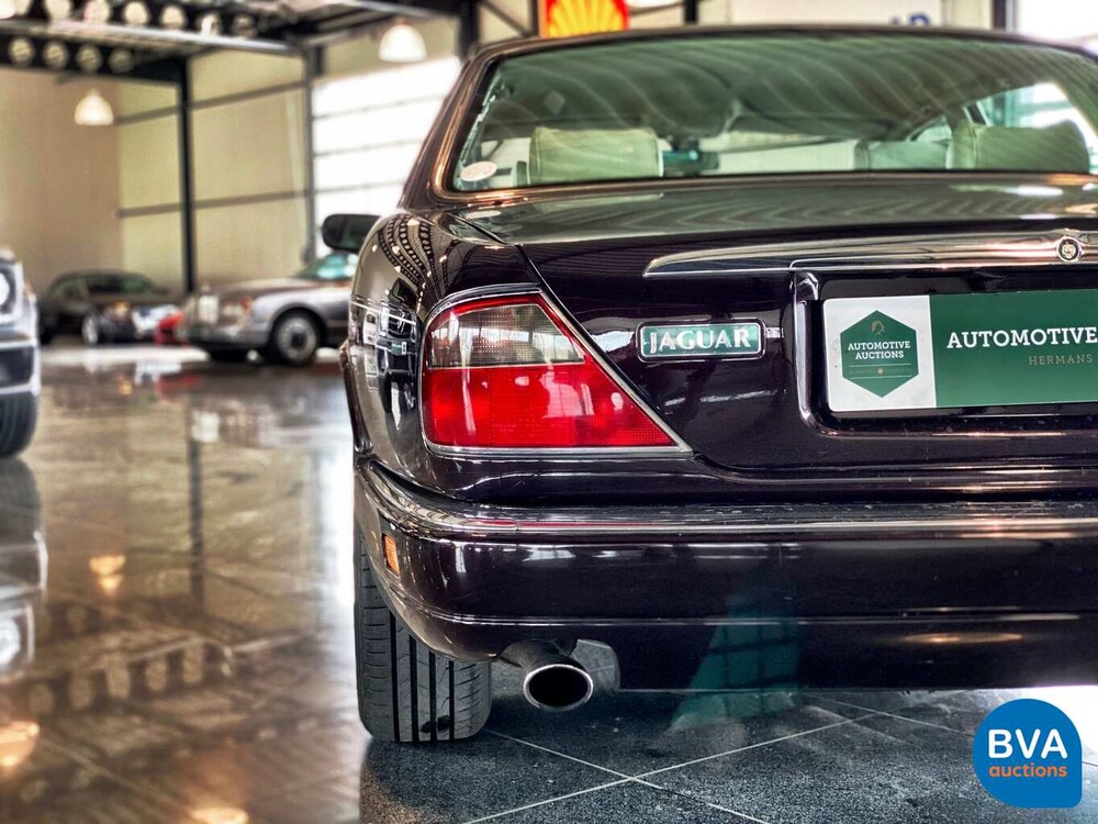 Jaguar Sovereign 4.0 1996 241hp, 79-RX-LR.