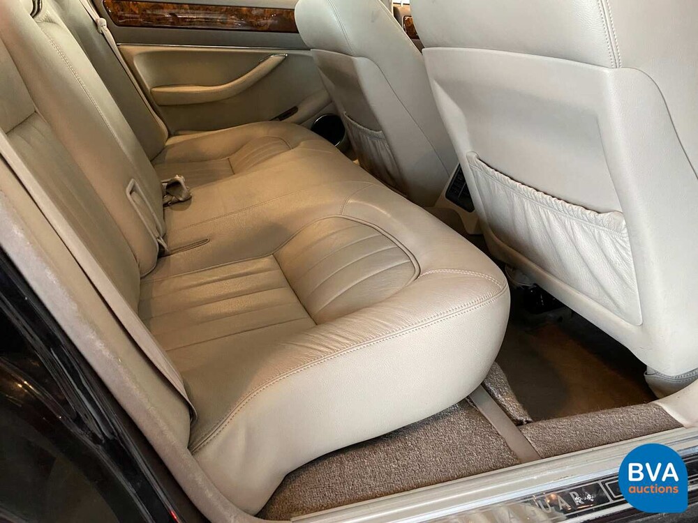 Jaguar Sovereign 4.0 1996 241hp, 79-RX-LR.