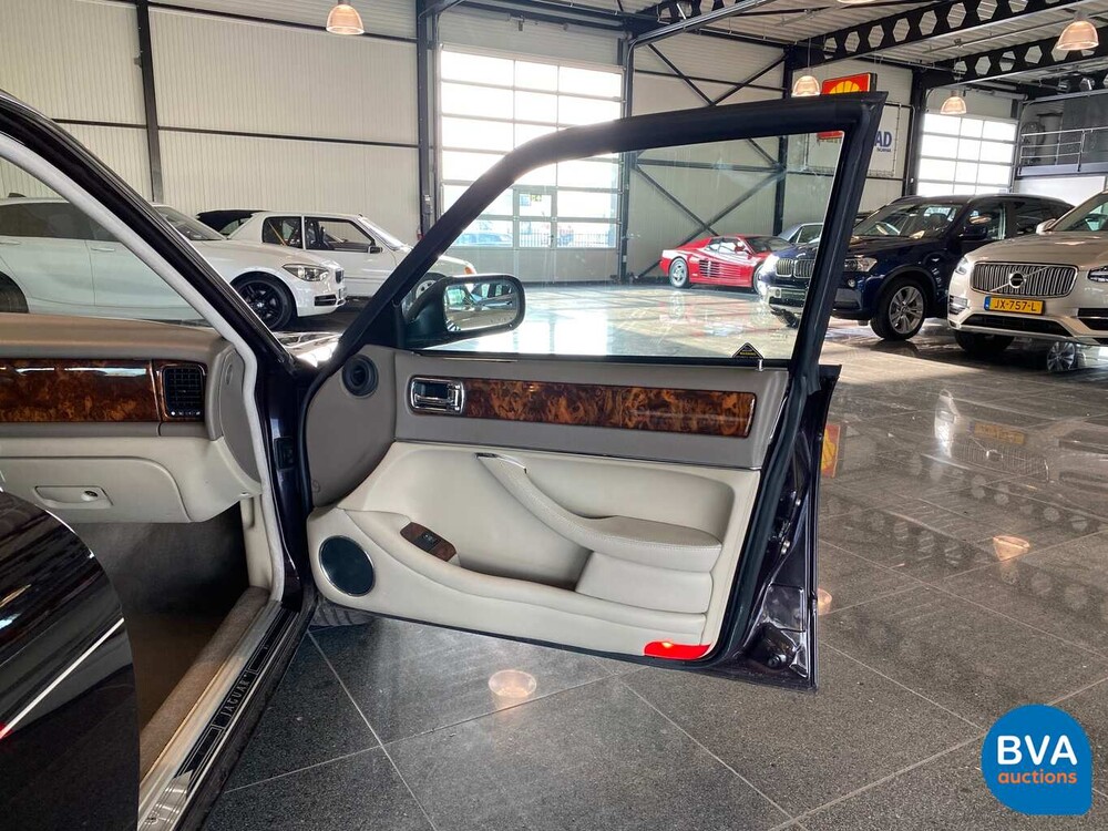 Jaguar Sovereign 4.0 1996 241hp, 79-RX-LR.