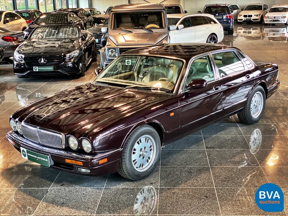 Jaguar Sovereign 4.0 1996 241hp, 79-RX-LR.
