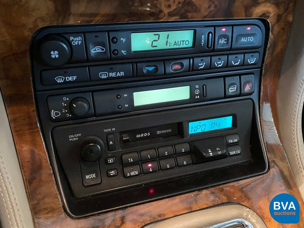 Jaguar Sovereign 4.0 1996 241hp, 79-RX-LR.