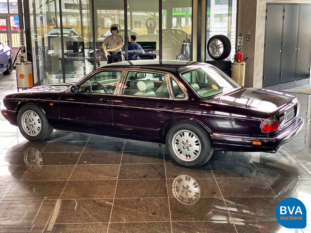 Jaguar Sovereign 4.0 1996 241hp, 79-RX-LR.
