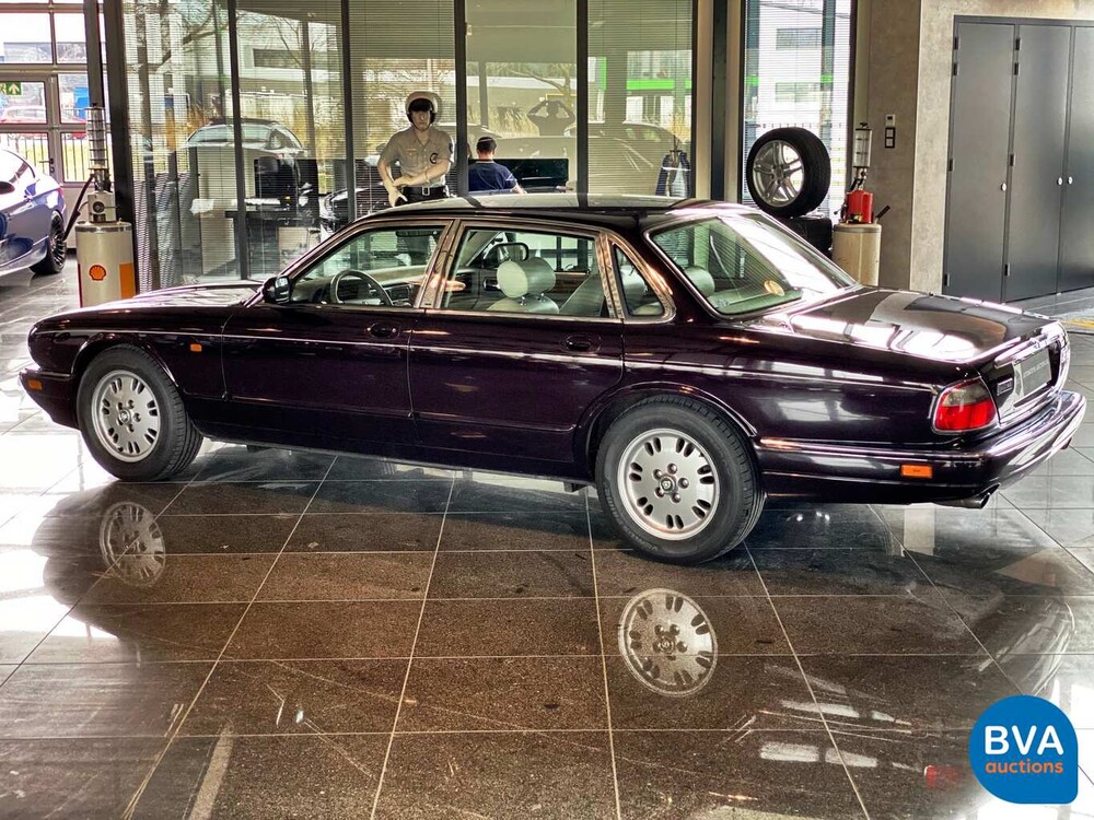 Jaguar Sovereign 4.0 1996 241hp, 79-RX-LR.
