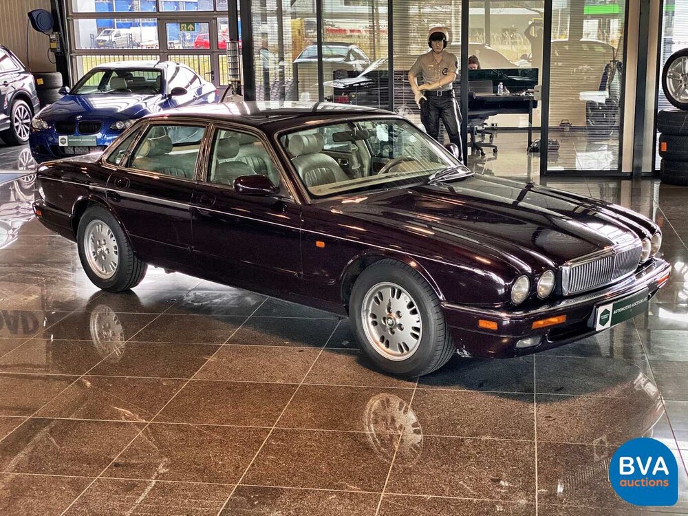 Jaguar Sovereign 4.0 1996 241hp, 79-RX-LR.