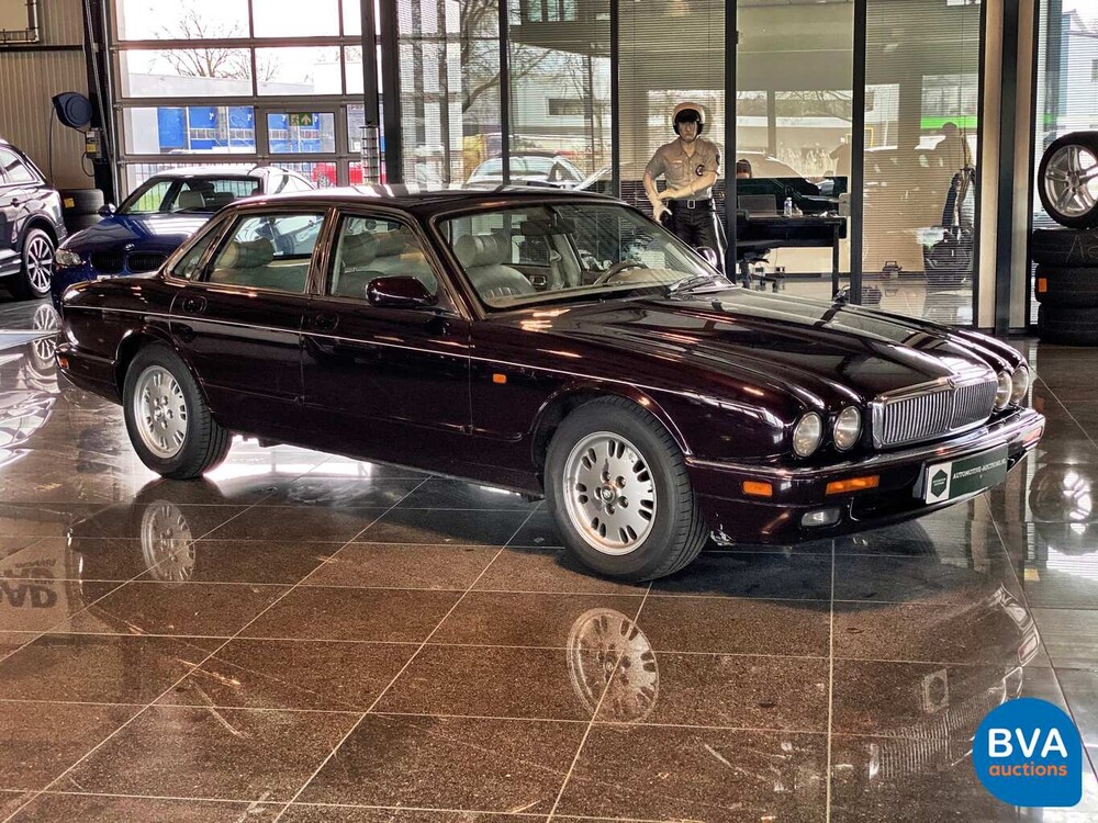 Jaguar Sovereign 4.0 1996 241hp, 79-RX-LR.