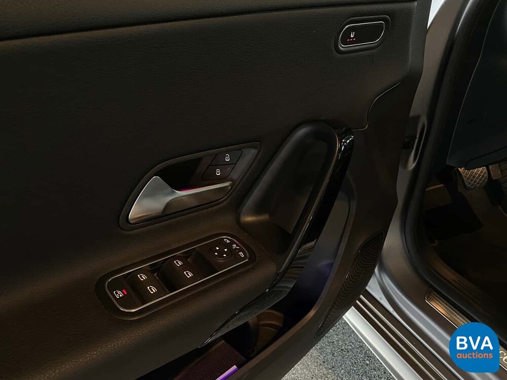 Mercedes-Benz A200 Bussines Solution AMG-line A-Klasse 163pk 2019 -Origineel NL-, ZH-062-K