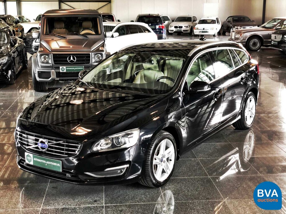 Volvo V60 2.4 D6 AWD Plug-in Hybride Summum 285pk 2014, NF-726-V