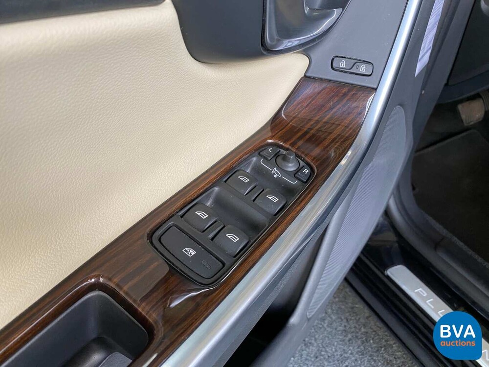 Volvo V60 2.4 D6 AWD Plug-in Hybride Summum 285pk 2014, NF-726-V